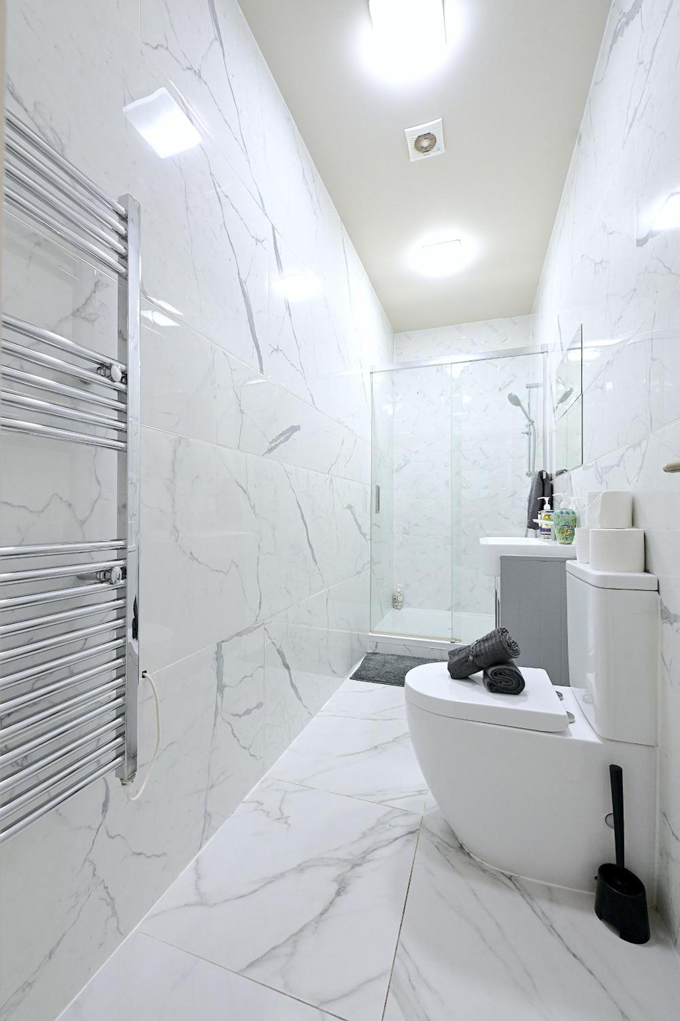 2 Bedroom Flat In Wood Green Piccadilly Line ロンドン エクステリア 写真