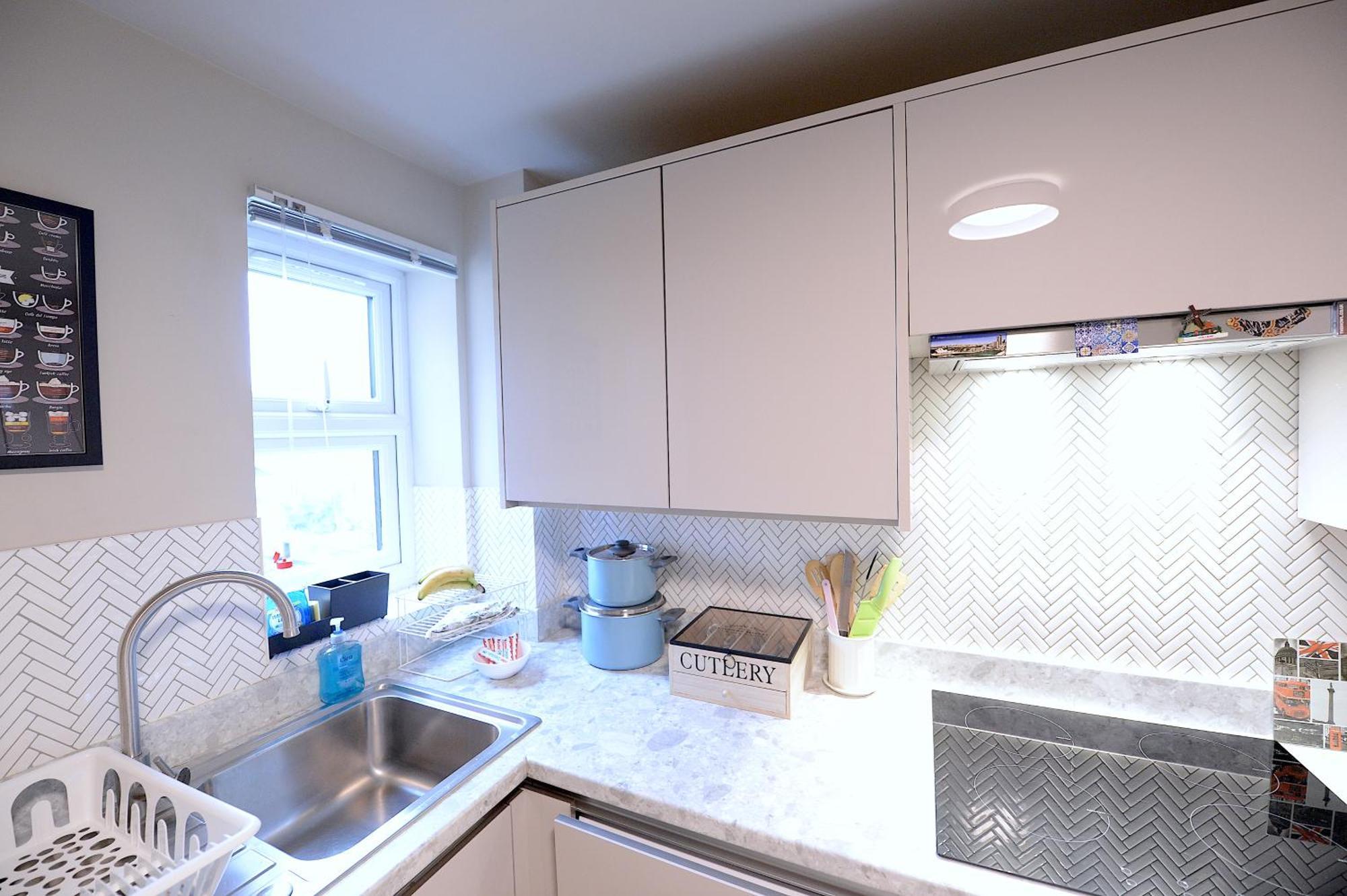 2 Bedroom Flat In Wood Green Piccadilly Line ロンドン エクステリア 写真